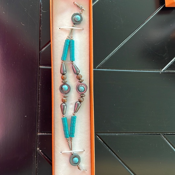 Lovely, turquoise and silver bracelet. - Picture 1 of 4